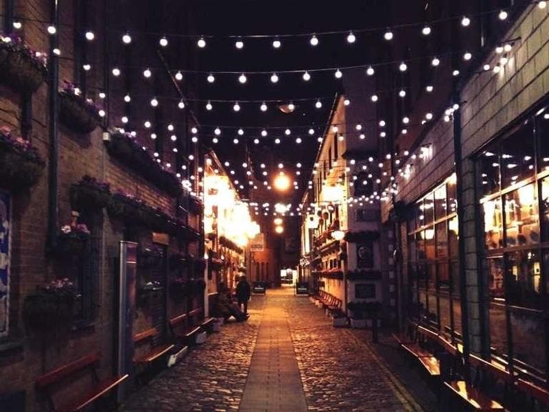 Turning 12-Pack Boxes Into VR Viewers